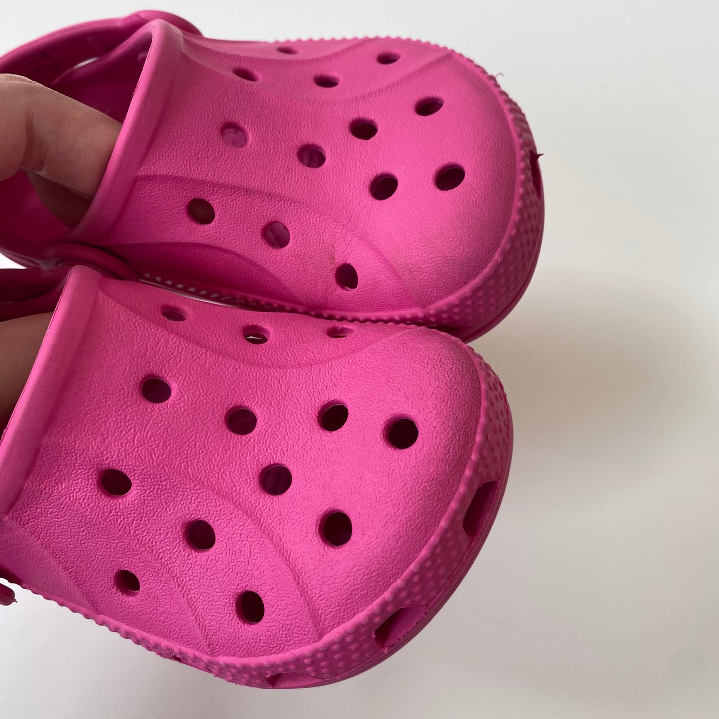 Crocs classic hot pink size C6/7