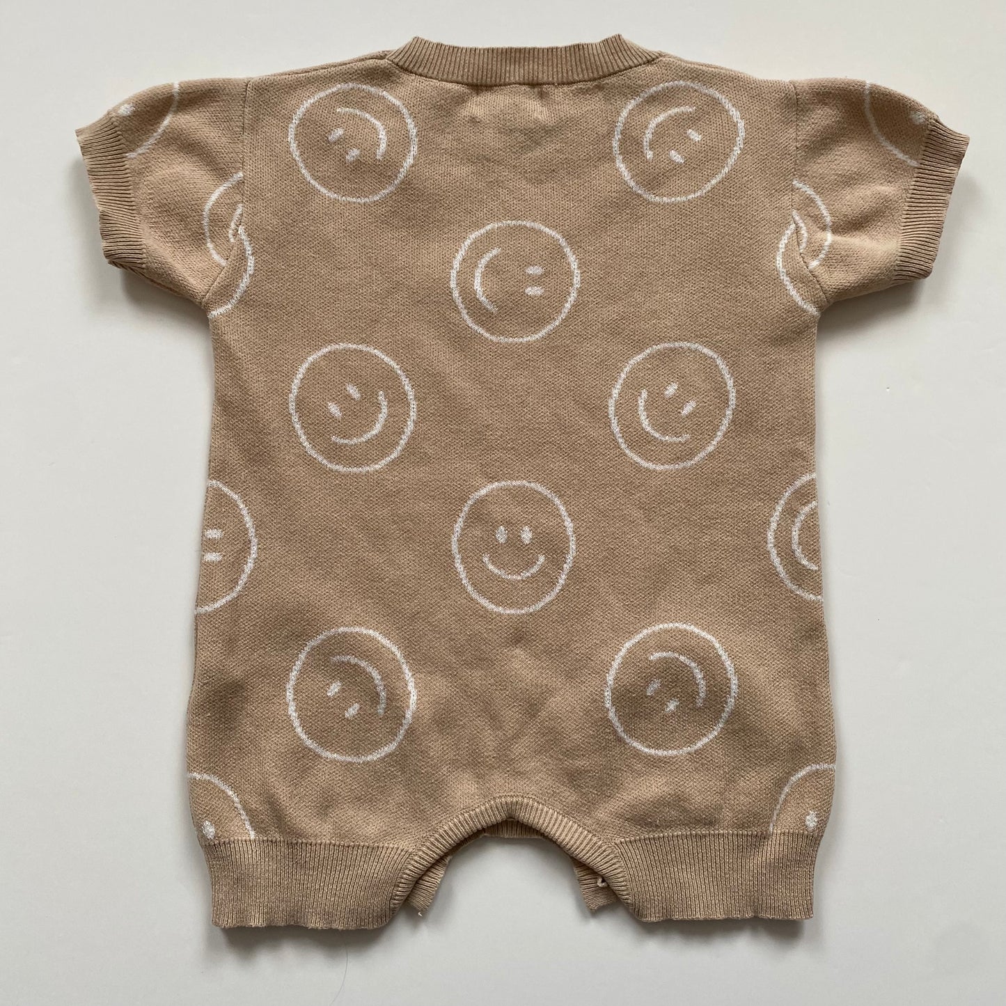 6-12M Hunter + Rose beige smiley face knitted romper